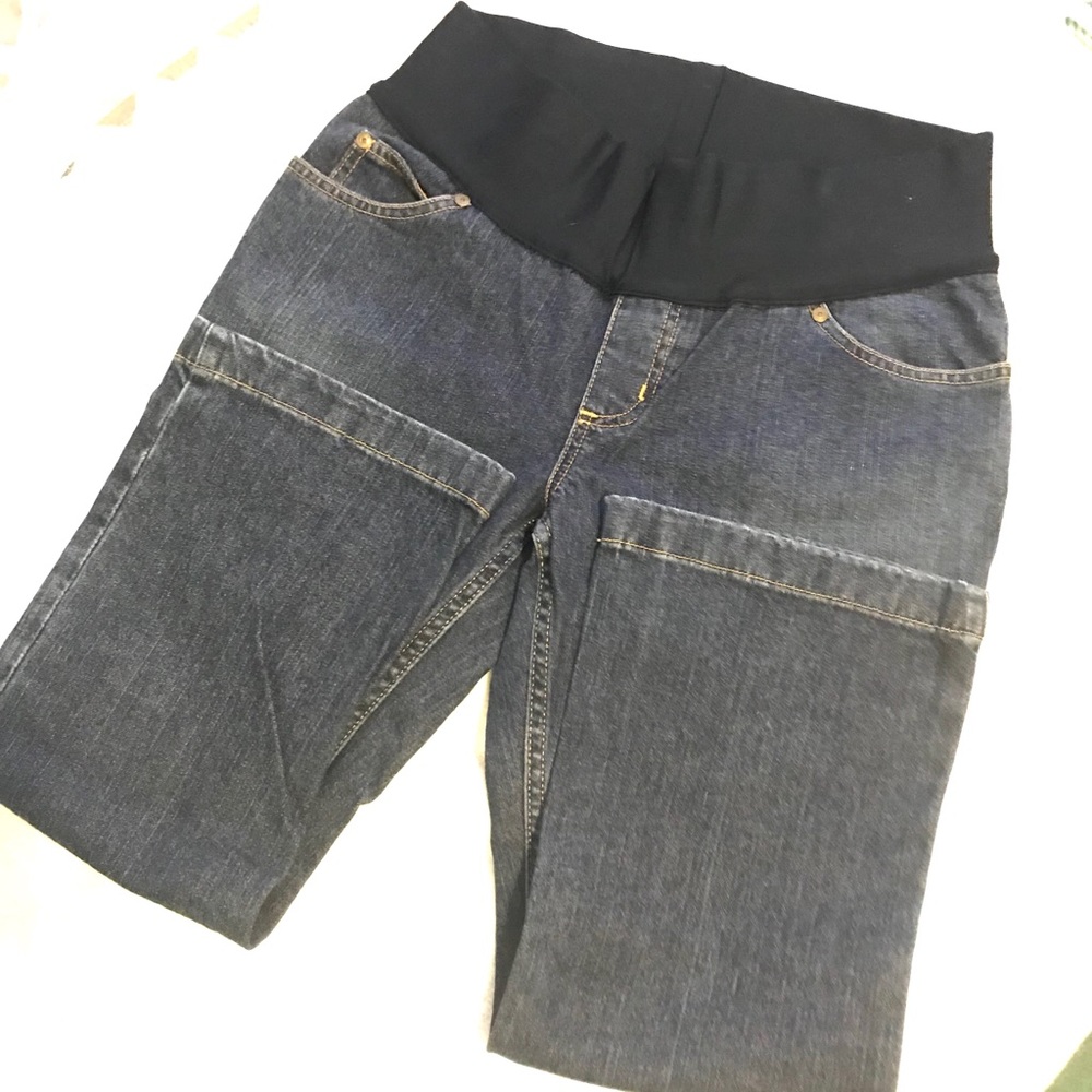 Liz Lange Maternity cropped jeans